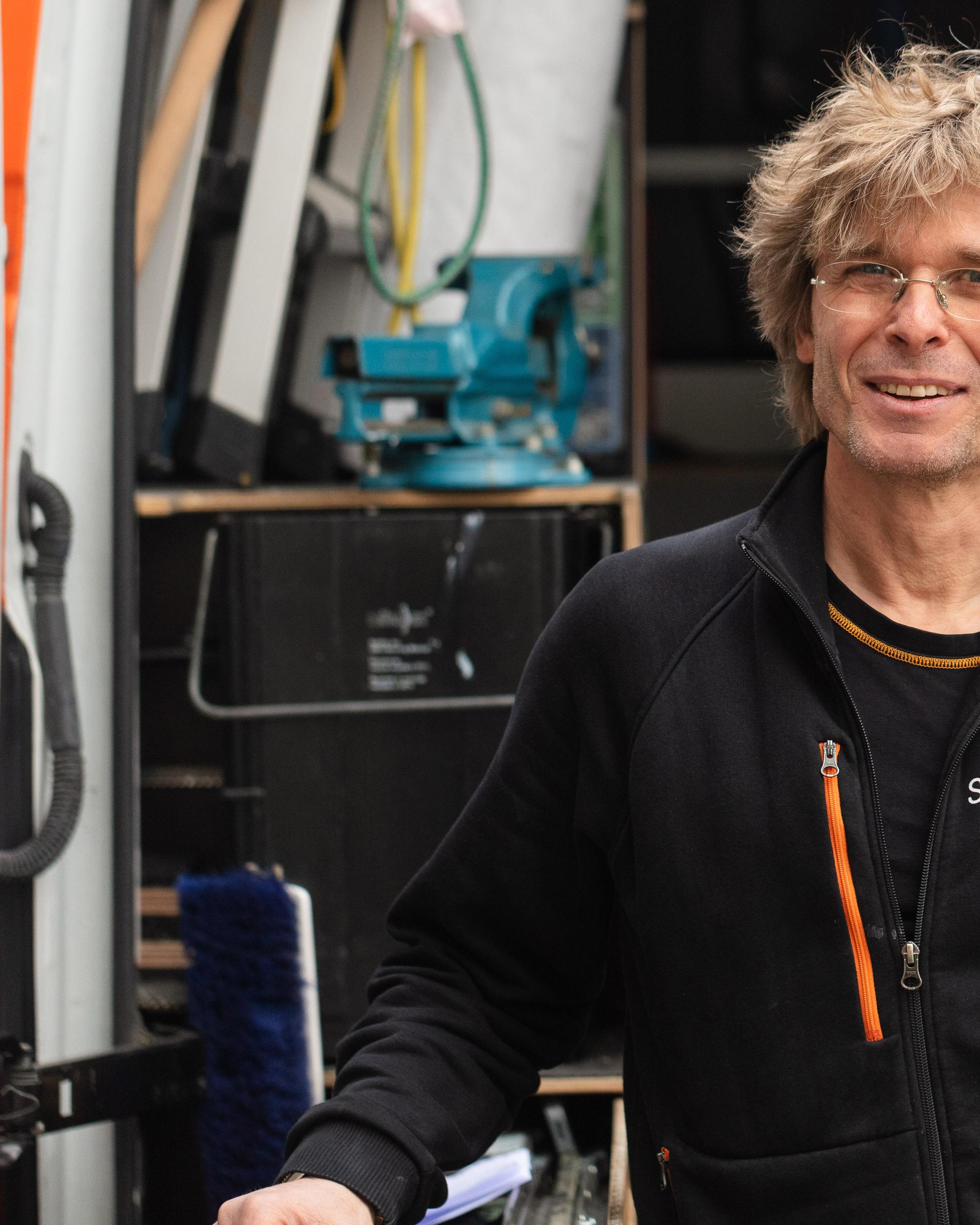 Bild von Made by Markus Walser: Aus Kuhstallboden wird Frattini-Tisch